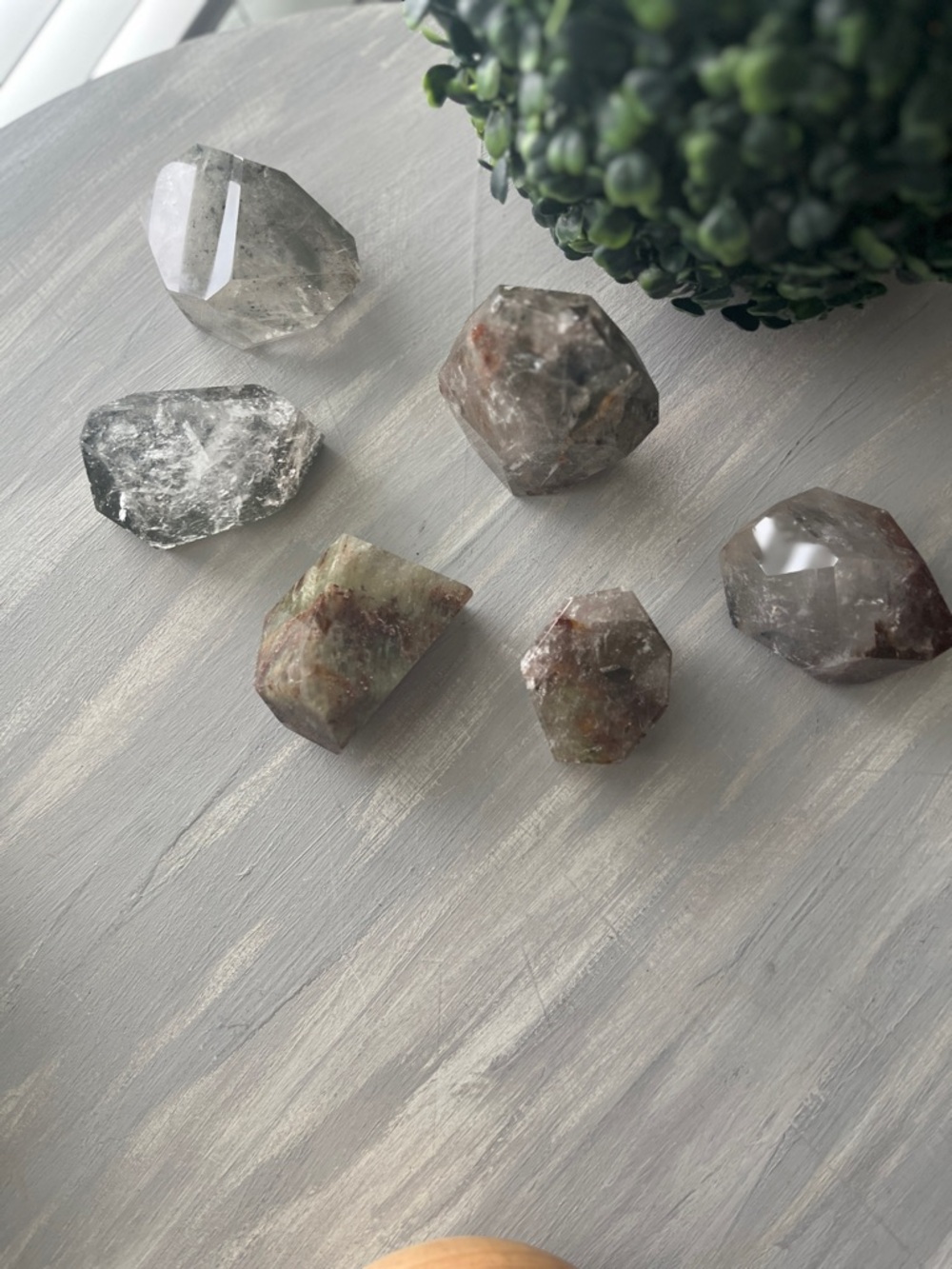 Garden quartz polyhedron